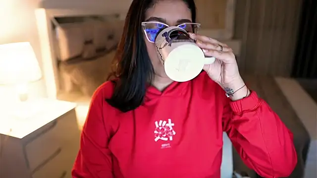 Camilaa bueno online show from 4, 10, 2025