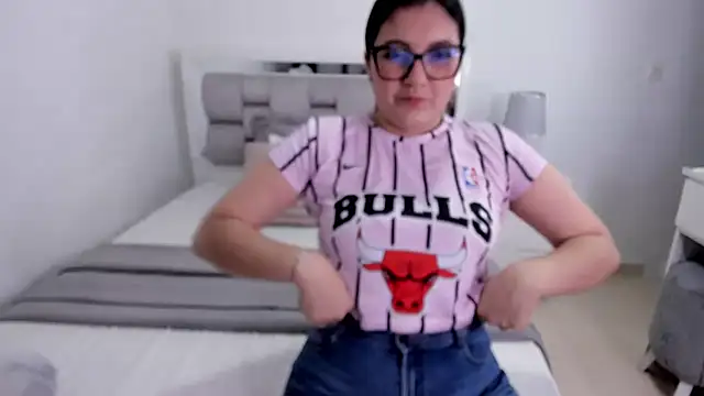 Snapshot of Camilaa_bueno chatting on 24, 6, 2026 Camilaa bueno online show from 24, 6, 2026