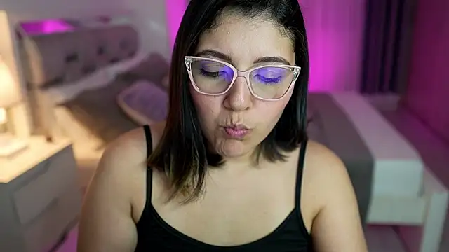 Camilaa bueno online show from 12, 2, 2025