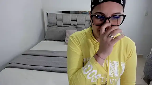 Snapshot of Camilaa_bueno chatting on 20, 7, 2026 Camilaa bueno online show from 20, 7, 2026