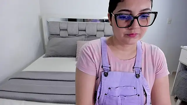 Snapshot of Camilaa_bueno chatting on 13, 7, 2026 Camilaa bueno online show from 13, 7, 2026