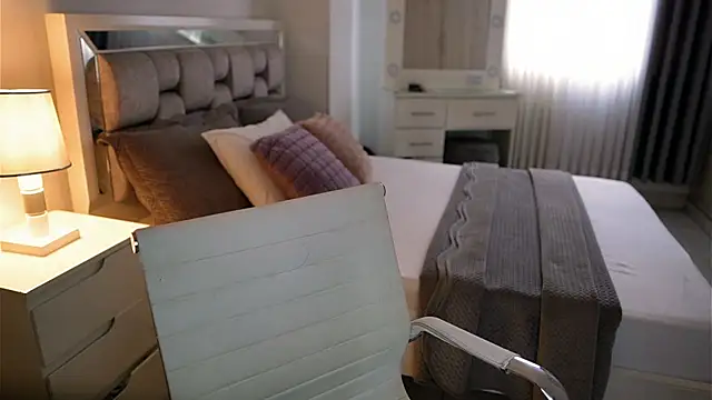 Camilaa bueno online show from 9, 11, 2025