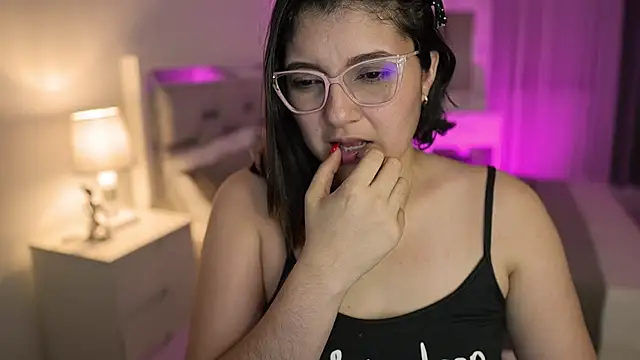 Camilaa bueno online show from 13, 1, 2025