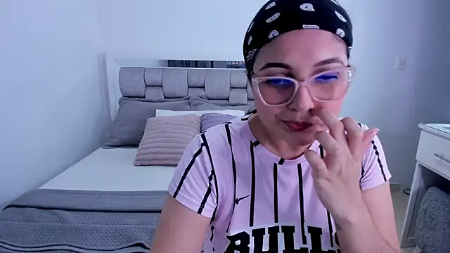 Camilaa bueno online show from 30, 5, 2026