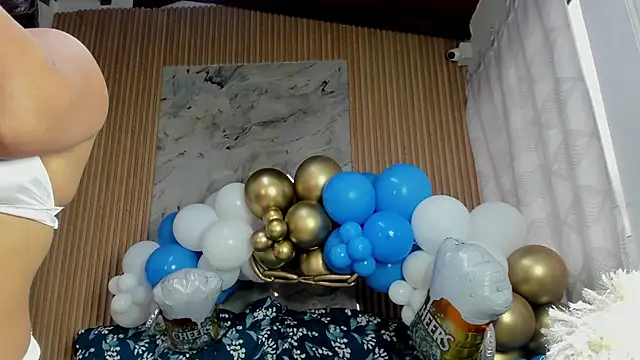 Any topless online show from 13, 10, 2025