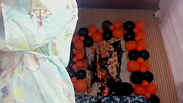 Any topless online show from 31, 10, 2025