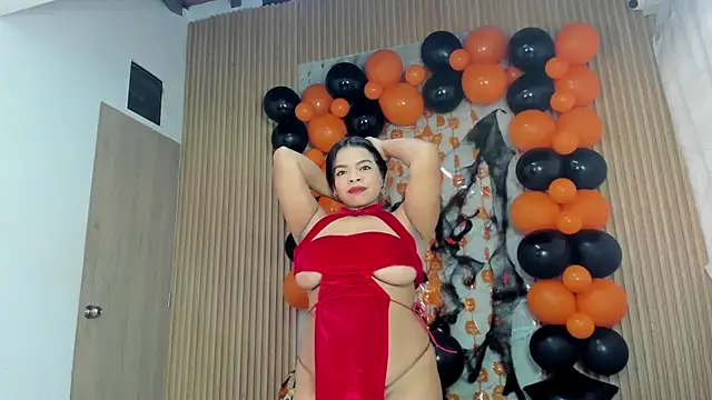 Any topless online show from 21, 10, 2025