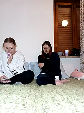 ella grays online show from 27, 10, 2025