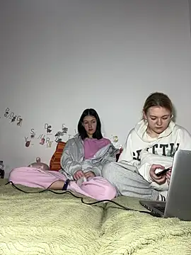 ella grays online show from 27, 3, 2026