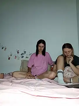 Snapshot of ella_grays chatting on 4, 6, 2026 ella grays online show from 4, 6, 2026