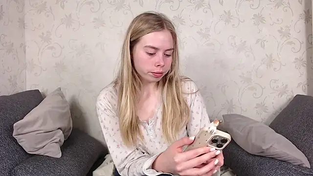 sofiaa here online show from 29, 4, 2026