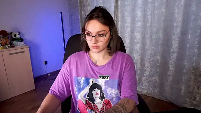 Snapshot of Hoot_owl_cb chatting on 22, 10, 2025 Hoot owl cb online show from 22, 10, 2025