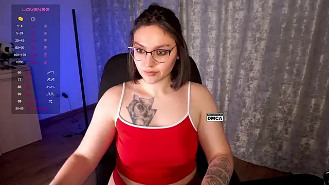 Snapshot of Hoot_owl_cb chatting on 13, 11, 2025 Hoot owl cb online show from 13, 11, 2025