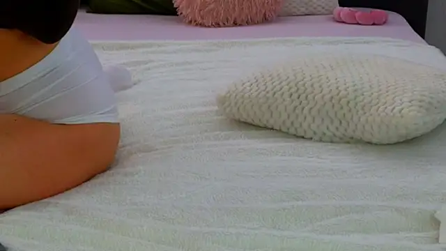 LauraMirage online show from 10, 10, 2025