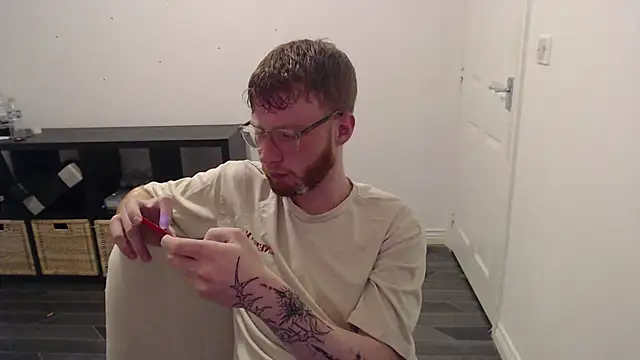 PrettyGinger online show from 4, 12, 2024