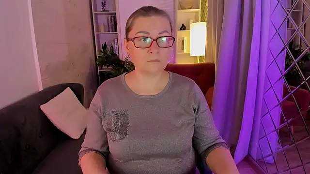 AlexandraKind online show from 4, 12, 2025