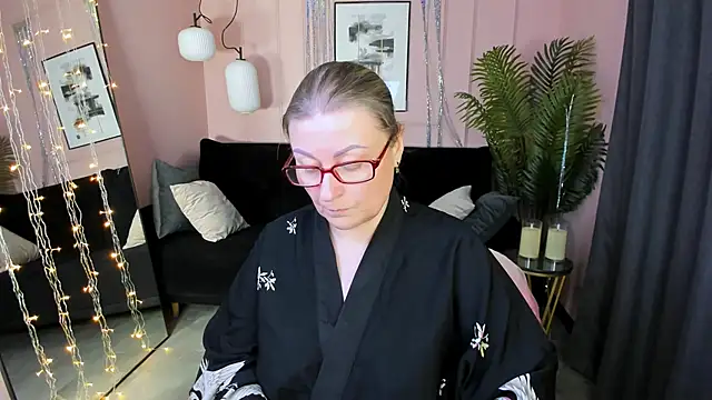 AlexandraKind online show from 9, 1, 2026