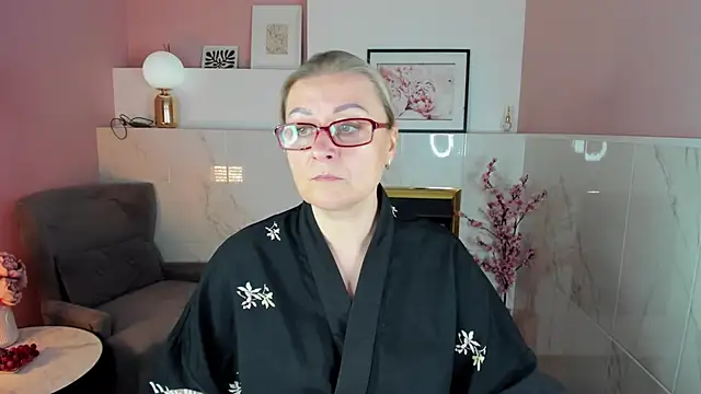 AlexandraKind online show from 5, 10, 2025