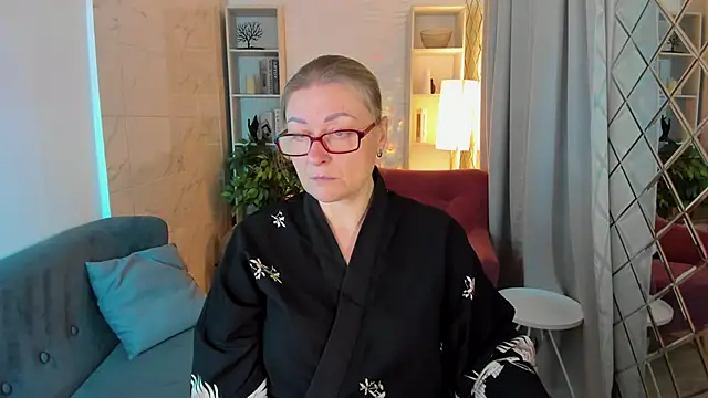 AlexandraKind online show from 10, 11, 2025