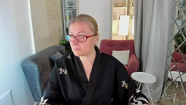 AlexandraKind online show from 6, 10, 2025