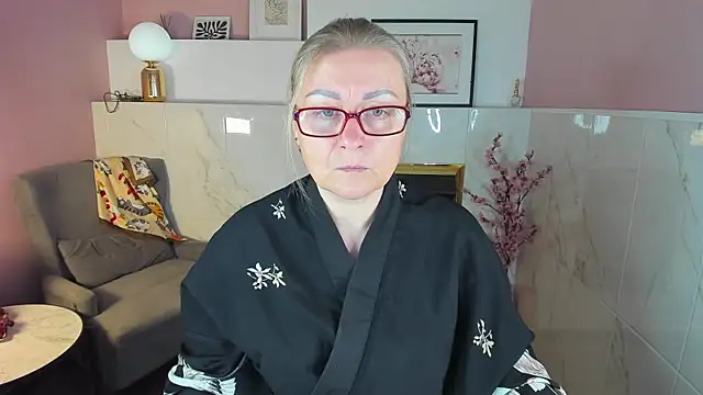 AlexandraKind online show from 13, 10, 2025