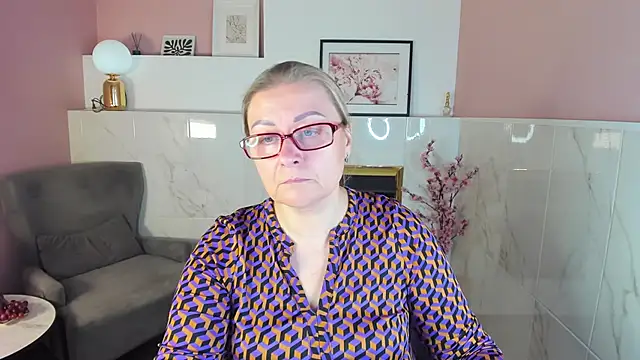 AlexandraKind online show from 9, 10, 2025