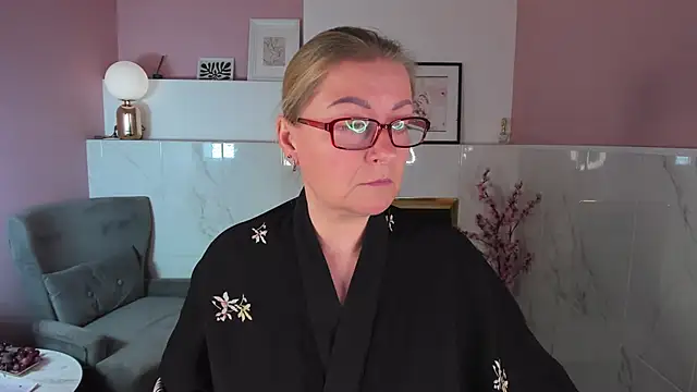 AlexandraKind online show from 28, 9, 2025