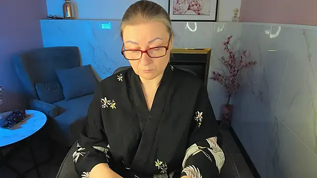 AlexandraKind online show from 5, 12, 2025