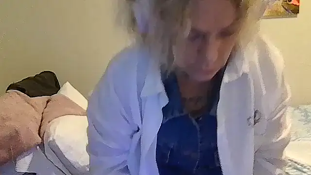 housewife shantie online show from 5, 5, 2026