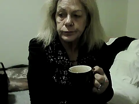 housewife shantie online show from 13, 11, 2025