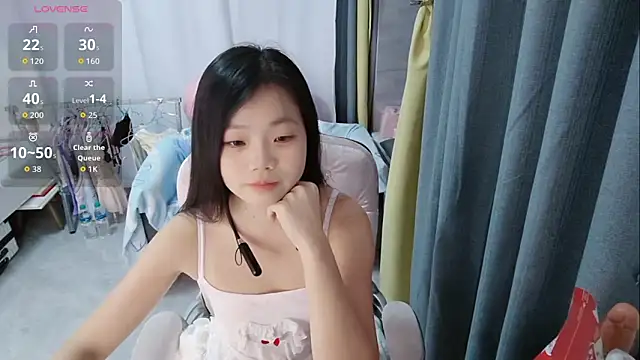 Lena-yyds online show from 6, 10, 2025