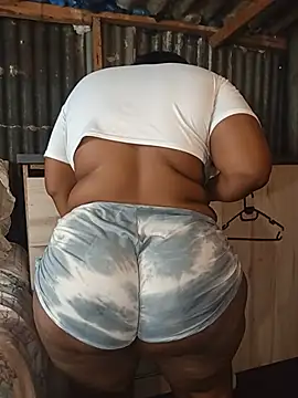 curvyloneah75 online show from 28, 5, 2026