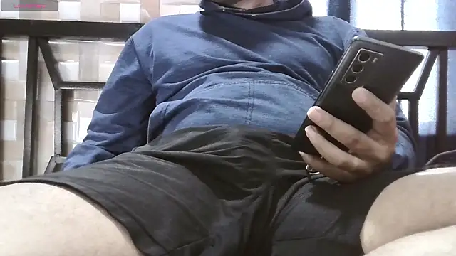 Snapshot of Uncut_daddy247 chatting on 10, 3, 2026 Uncut daddy247 online show from 10, 3, 2026