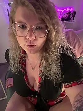 CurvyAnonymousGirl89 online show from 9, 2, 2026