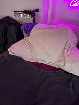 Snapshot of CurvyAnonymousGirl89 chatting on 27, 9, 2025 CurvyAnonymousGirl89 online show from 27, 9, 2025