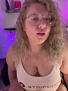 CurvyAnonymousGirl89 online show from 26, 3, 2026