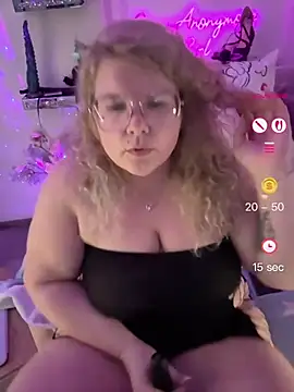 CurvyAnonymousGirl89 online show from 10, 5, 2026
