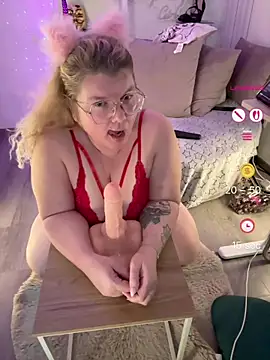 Snapshot of CurvyAnonymousGirl89 chatting on 13, 7, 2026 CurvyAnonymousGirl89 online show from 13, 7, 2026