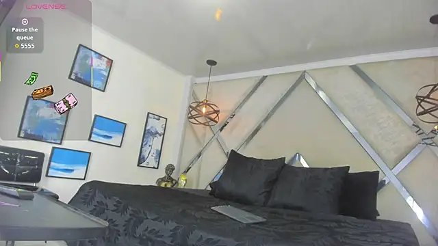 Pandora Rey2 online show from 8, 10, 2025