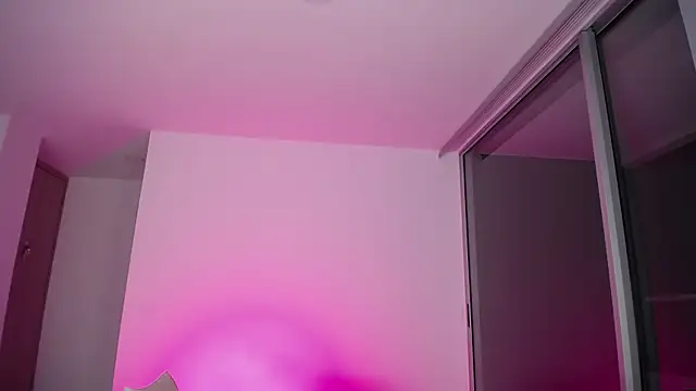 varenkaivanova 22 online show from 30, 4, 2026