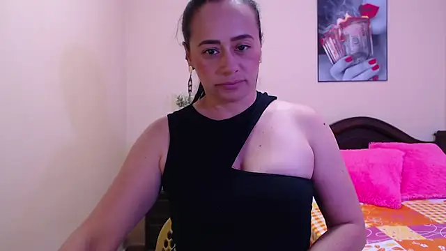 sara florez1 online show from 6, 10, 2025