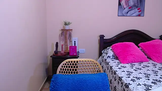 sara florez1 online show from 1, 12, 2025