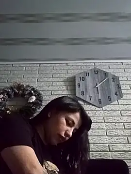 Naomy veracruz  online show from 4, 4, 2026