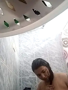 Naomy veracruz  online show from 10, 4, 2026