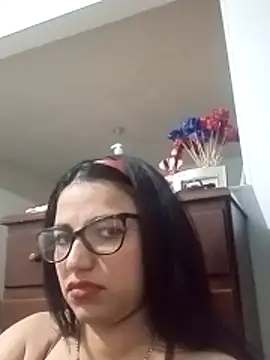 Naomy veracruz  online show from 9, 5, 2026