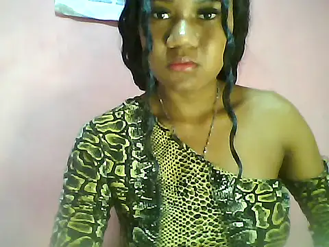 Snapshot of Fariana01 chatting on 2, 2, 2025 Fariana01 online show from 2, 2, 2025