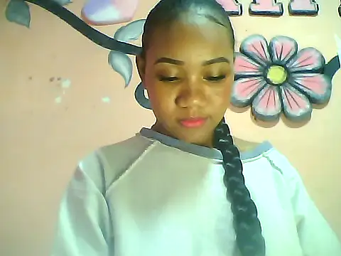 Snapshot of Fariana01 chatting on 10, 2, 2025 Fariana01 online show from 10, 2, 2025