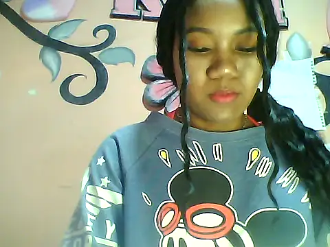 Snapshot of Fariana01 chatting on 4, 2, 2025 Fariana01 online show from 4, 2, 2025