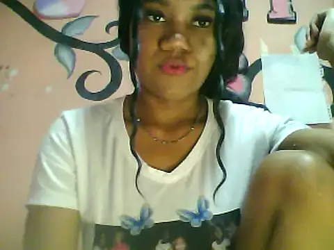 Snapshot of Fariana01 chatting on 5, 2, 2025 Fariana01 online show from 5, 2, 2025