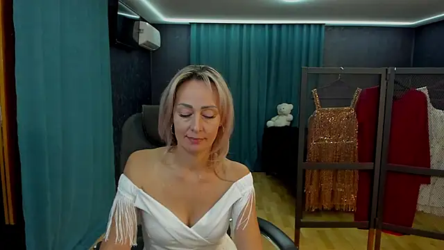 Julia Cherry  online show from 11, 10, 2025